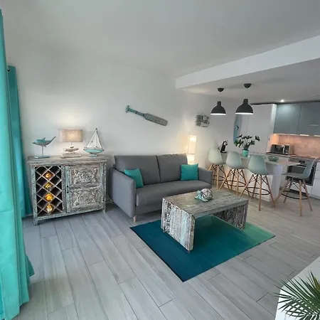 Marvillafuerte - Air-conditioned Swimming Pool & Private Jacuzzi Apartment