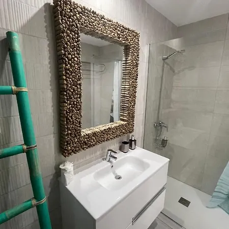 Marvillafuerte - Air-conditioned Swimming Pool & Private Jacuzzi Apartment