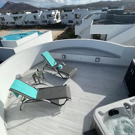 Marvillafuerte - Air-conditioned Swimming Pool & Private Jacuzzi
