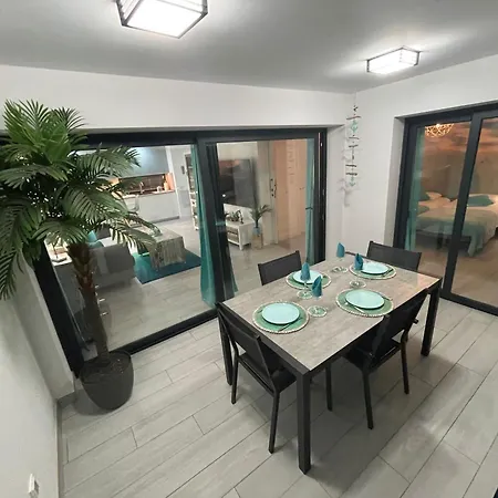 Marvillafuerte - Air-conditioned Swimming Pool & Private Jacuzzi Daire